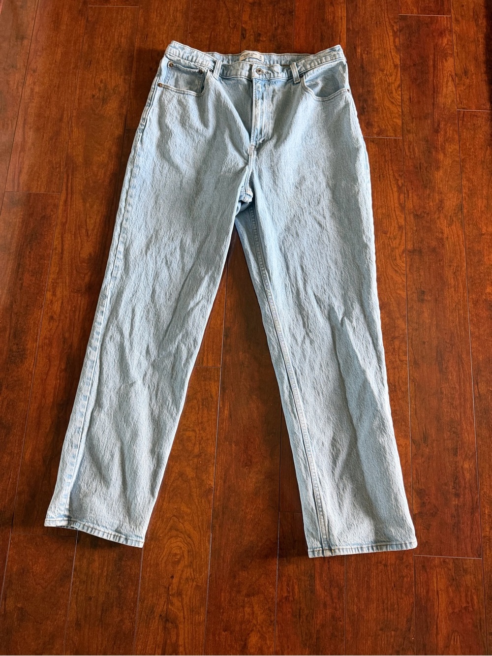 Abercrombie & Fitch The '90s Straight Ultra High Rise Jeans 14R